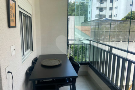 Apartamento à venda Campo Belo, 74 m², 3 dormitórios, 1 suíte, varanda gourmet, 2 vagas, depósito