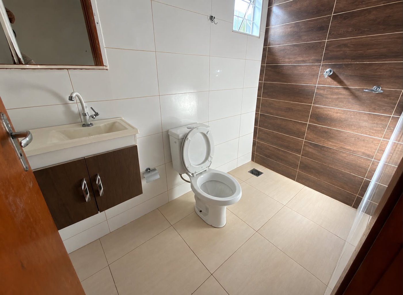Casa para alugar com 3 quartos, sendo 1 suíte,  em Jardim Paranapunga, Três Lagoas, MS