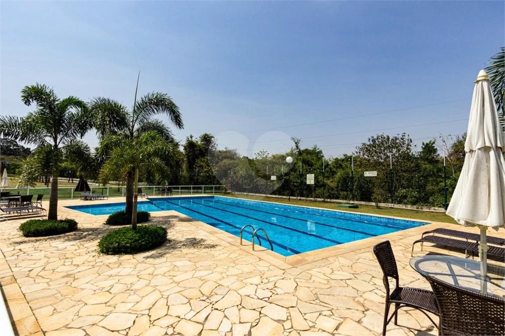 casa térrea, recém construida, 3 dormitórios sendo 1 suíte, 2 vagas de garagem, piscina e espaço gourmet