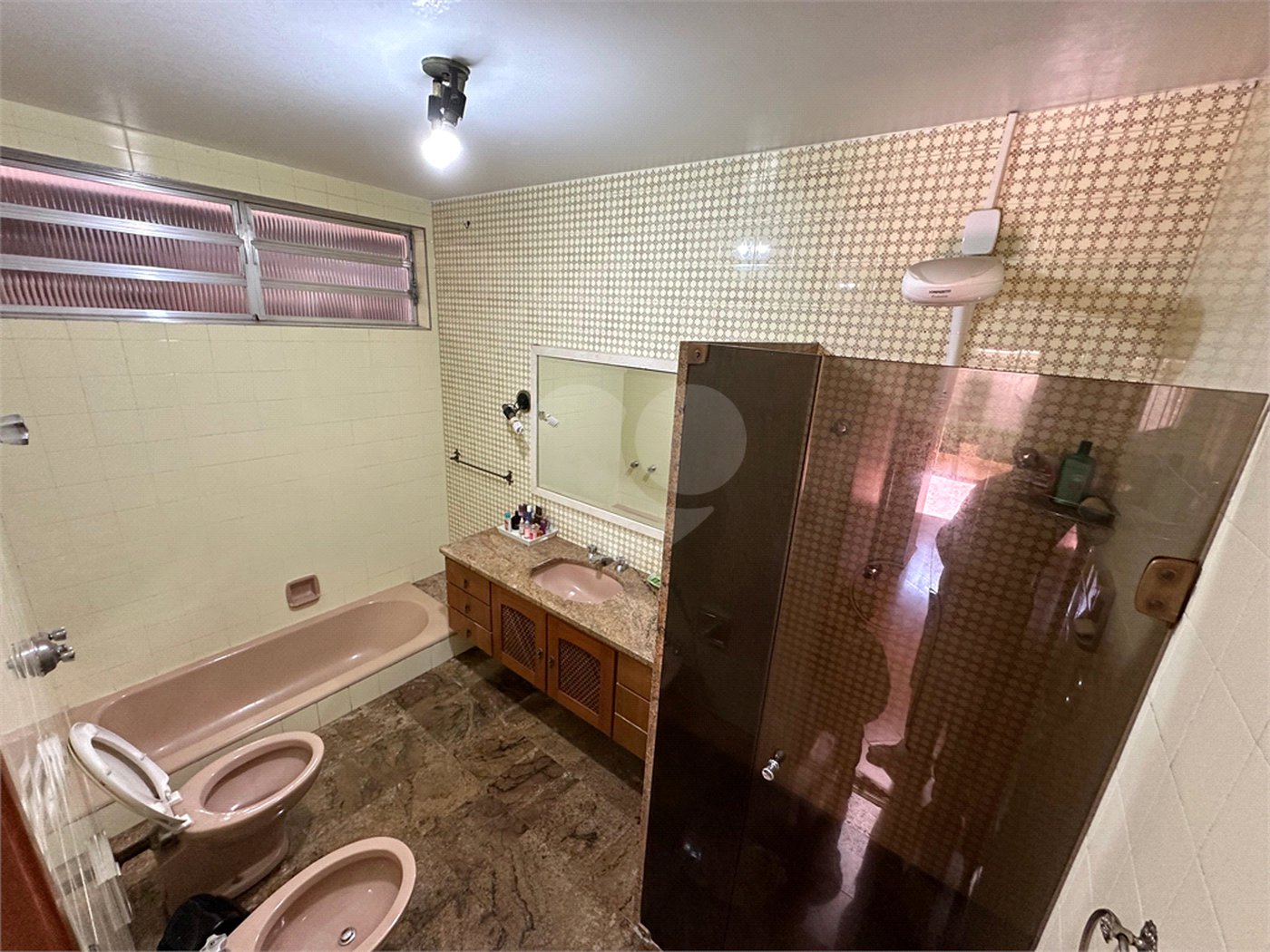 Casa à Venda no Bosque da Saúde com 271m², 3 Dormitórios, 1 Suíte e 4 Vagas