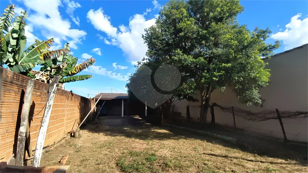 Terreno á venda no Jardim Tangara.
