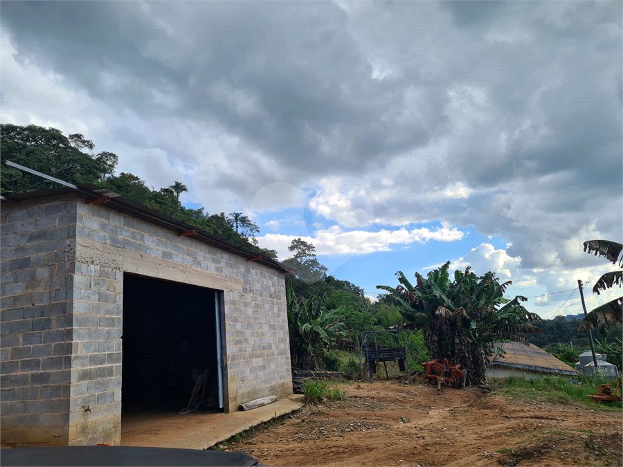 VENDA SÍTIO 48 hectares com estruura para granja, hidroponia e gado