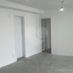 Apartamento á venda no 31o. andar com 126,53m2 COM VISTA PANORÂMICA PERMANENTE para a SERRA DA CANTAREIRA E PAULISTA, com 3 suítes e 2 vagas, Condomínio Clube,próximo do metro Brás. Estuda Proposta
