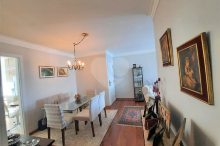 Apartamento à venda com 3 quartos, sendo 1 suíte,  em Alto da Boa Vista, São Paulo, SP