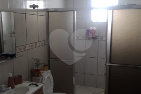 Casa térrea para venda, com 3 dormitórios, sendo 1 suíte.