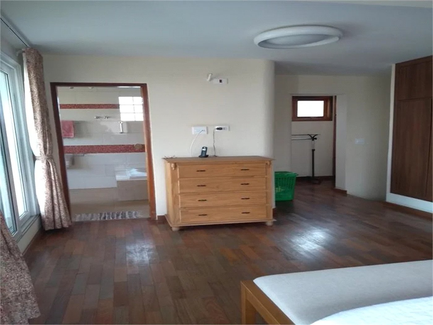 CASA ESTILO COLONIAL PODENDO SER UTILIZADO COMO AIRBNB