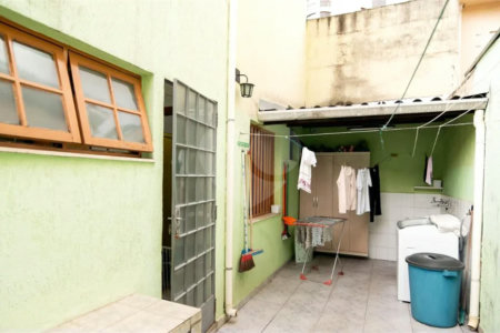 Casa para venda e locação no Campo Belo de 120M² com 3 dormitórios, 1 suíte e 3 vagas