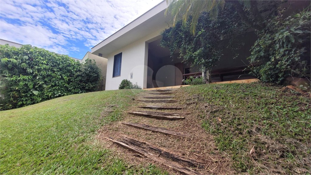 Casa à Venda . Aceita Permuta por Apto. ou Casa ,em Condomínio na Cidade São Paulo ou Bauru.