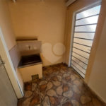 Casa térrea com 2 dormitórios.