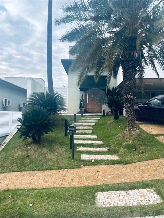 Casa térrea de alto padrão no Park Campestre 1