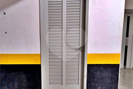 Apto. 4 quartos -2 suítes - 3 Vagas demarcadas - Moema - Fora de Rota !