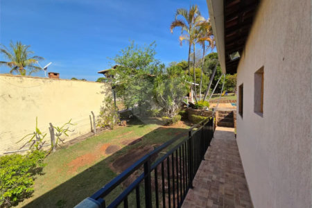 Casa com 3 dormitórios e piscina no Condomínio Cafezal VI em Itupeva SP
