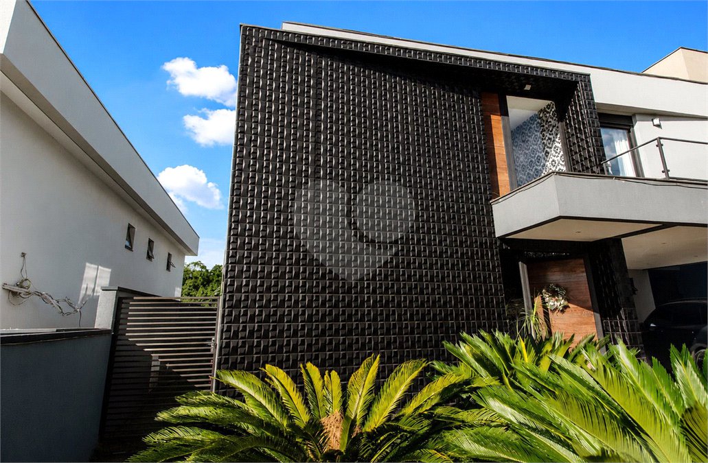 Casa de Alto Padrão à Venda no Residencial Campos do Conde – Santana de Parnaíba/SP