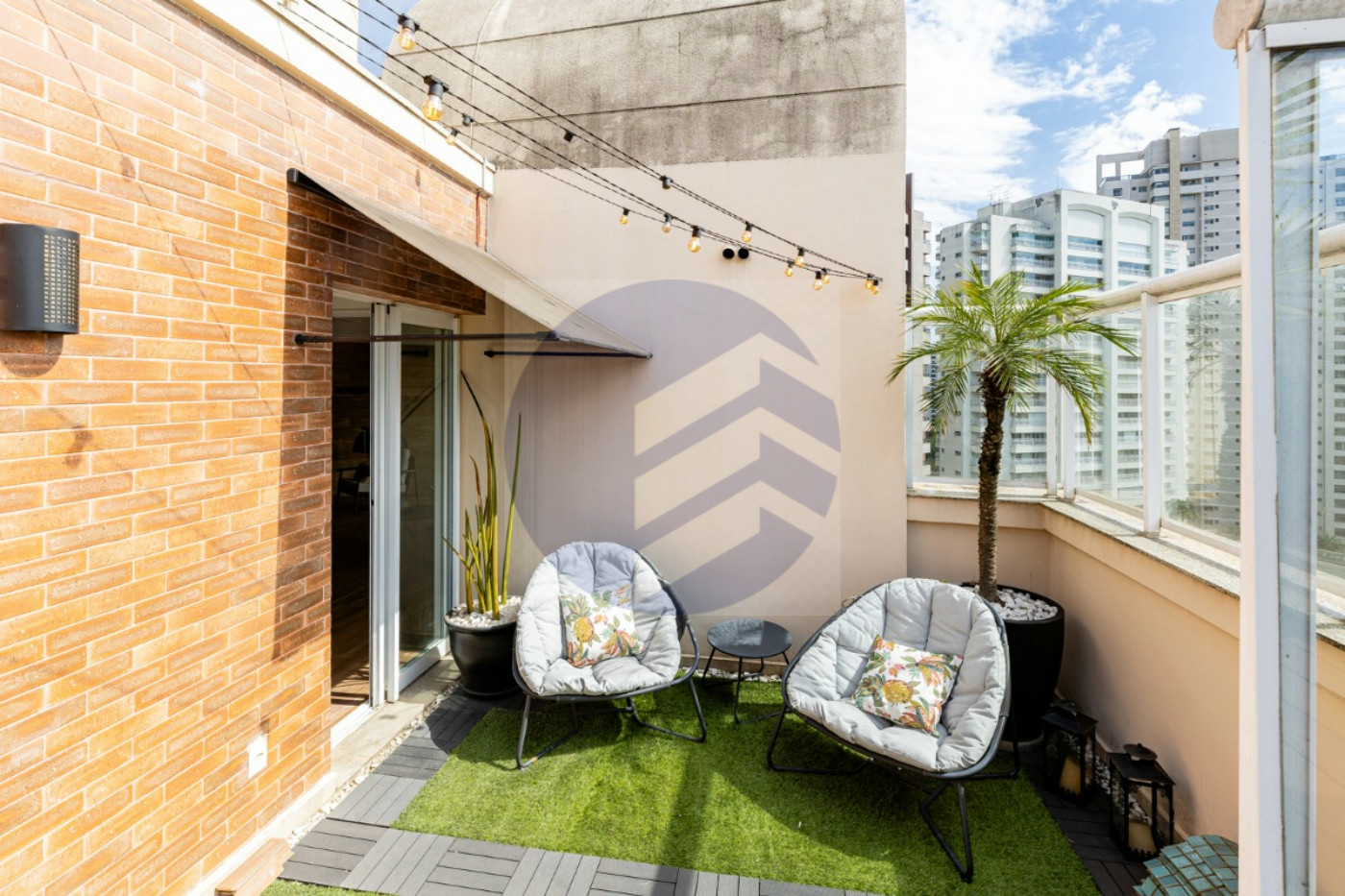 Duplex à venda com 3 quartos, sendo 3 suítes, em Vila Suzana 287m²