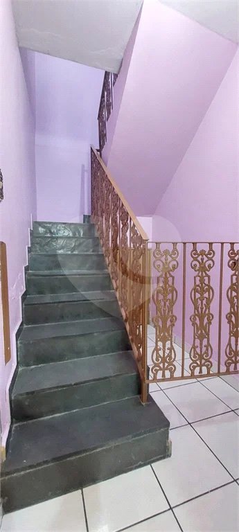 Sobrado espaçoso em São Miguel Paulista com 5 dormitórios e 5 vagas.