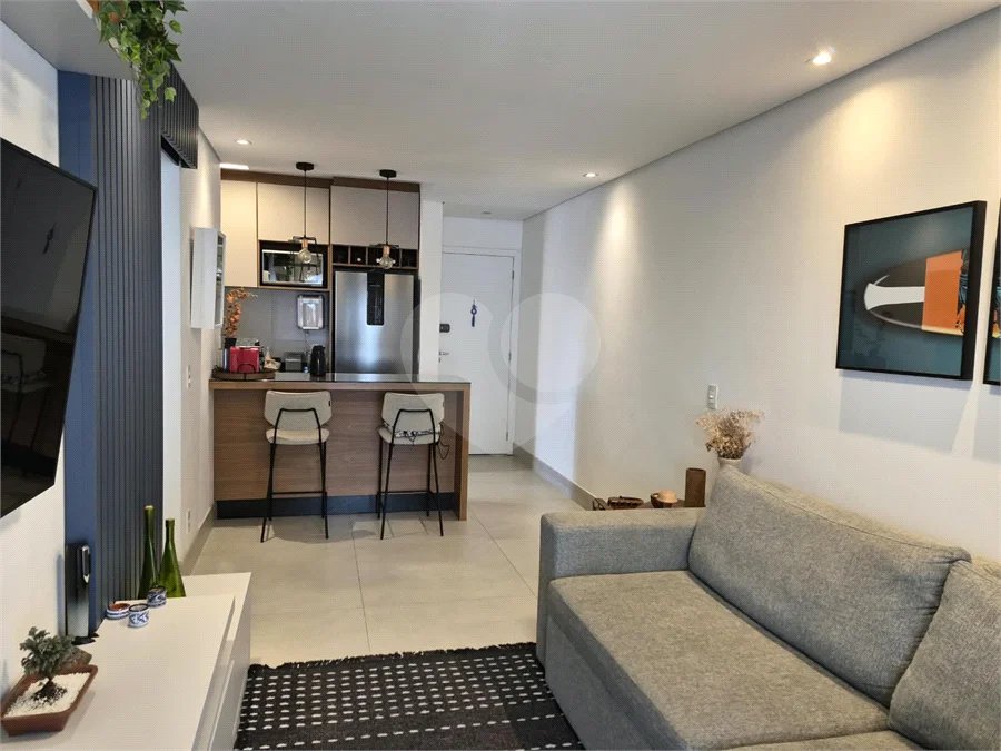 Oportunidade na Vila Leopoldina!! Apartamento com dois dormitórios, sendo uma suíte, dois banheiros, e com duas vagas.