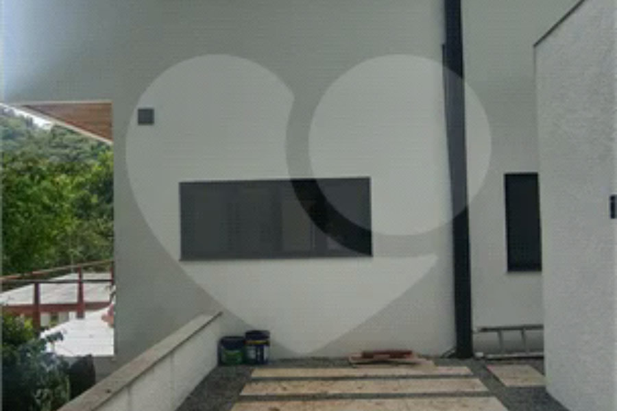 Casa à venda com 3 suítes no condomínio Alpes da Cantareira, Mairiporã - SP