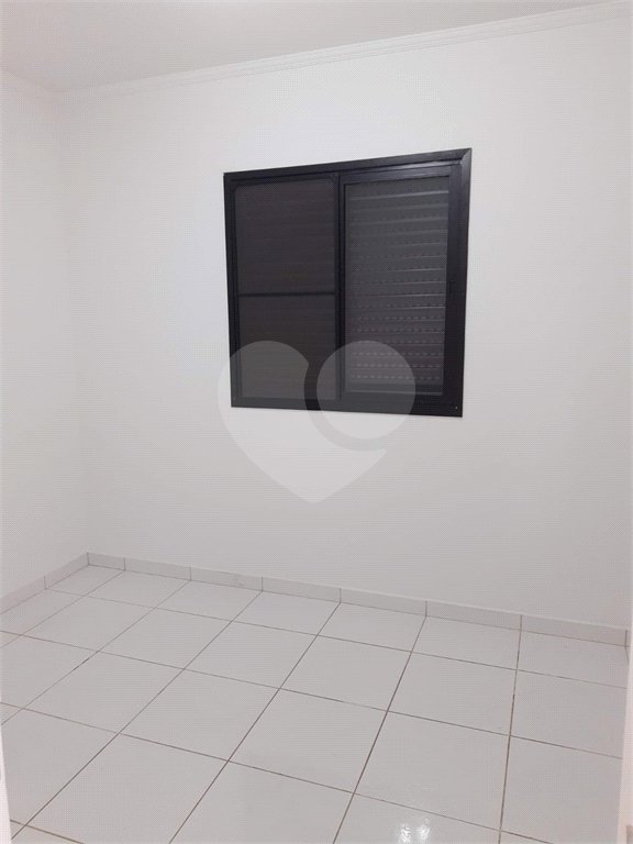 Apartamento no Condomínio Residencial Hadad.