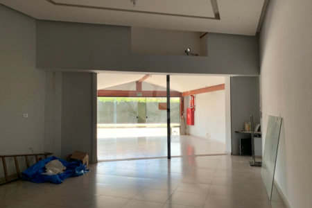Salão Comercial 150m² na Lucas Nogueira Garcez - Atibaia - SP