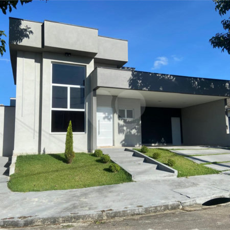 MARAVILHOSA CASA NO CONDOMÍNIO TERRAS DO VALE