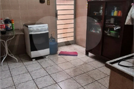 Casa térrea para venda em Araraquara.