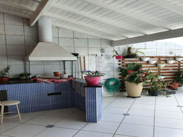 Casa à venda com 3 quartos em Itaquera, São Paulo, SP