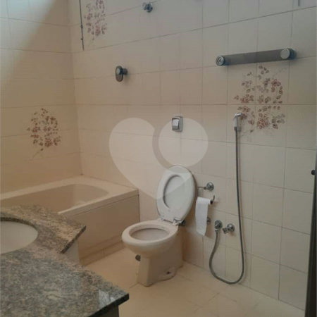 Linda casa para venda / Locação em bairro nobre