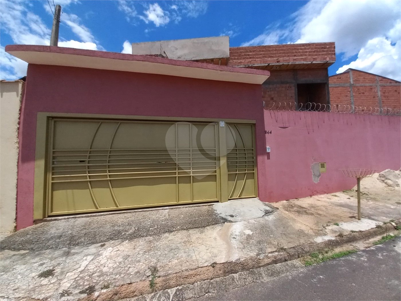 Sobrado no Jd Medeiros.