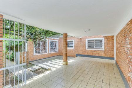 Casa Térrea à venda com 3 quartos, sendo 1 suíte,  em Alto da Boa Vista, São Paulo, SP