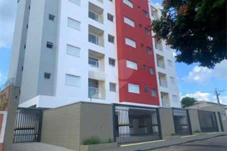 Apartamento no Condomínio Residencial Clarice.
