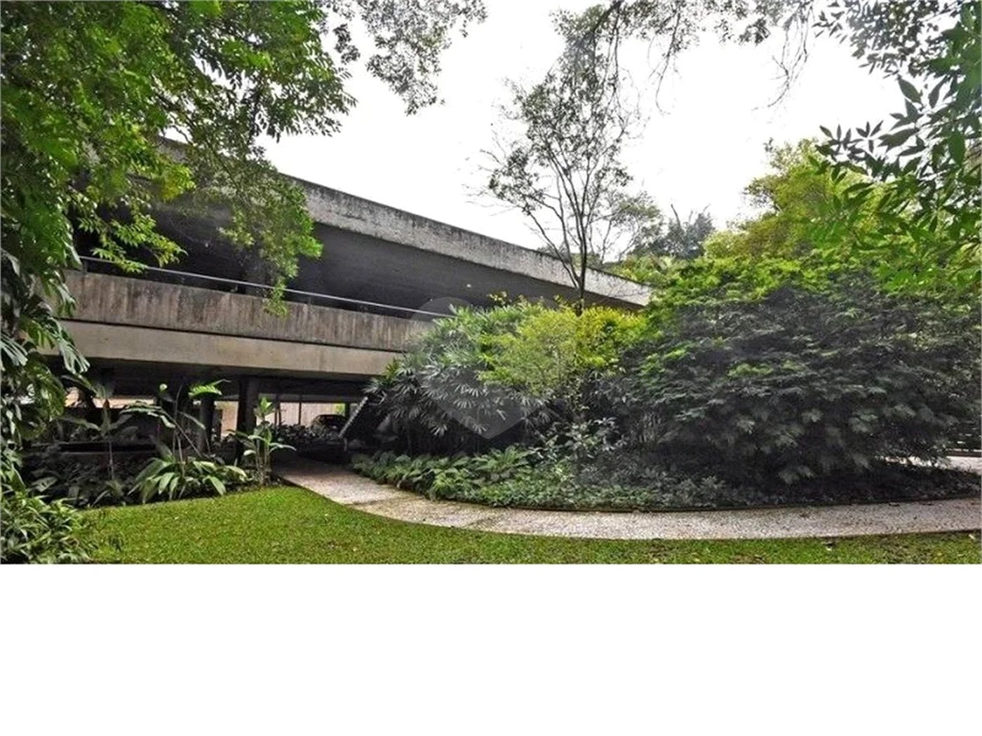 Casa com 976 m² e terreno de 3.100 m², à venda por R$ 16.000.000,00