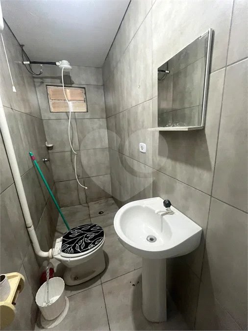Casa de fundos para locação Jardim Juscelino Kubitschek