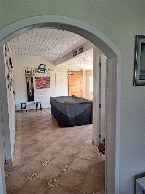 Casa Ampla com 5 Dormitórios, Piscina e Lazer Completo em Terreno de 1.260 m²