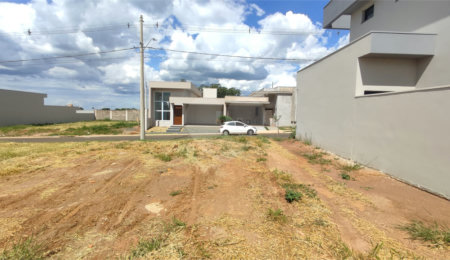 Terreno à venda no condomínio Residencial Villeneuve, São Carlos - SP