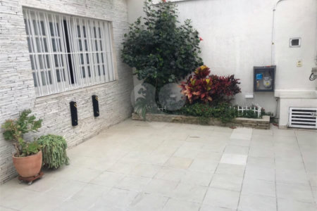Casa Sobrado à venda no Planalto Paulista de 153m² com 3 dormitórios e 2 vagas