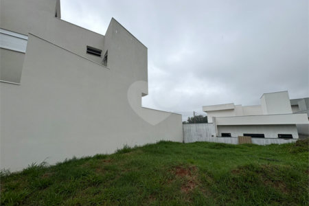 Lote à venda no Condomínio Village Damha IV