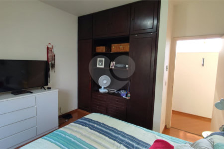 Casa à Venda de 3 dormitórios em São Carlos, no bairro Parque Santa Marta