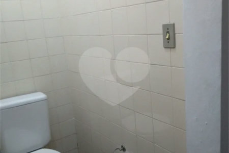 Imóvel Comercial com 6 Quartos e 2 banheiros à Venda, 445 m²