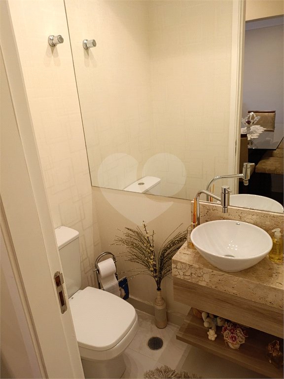 Apartamento na Região da Mooca. Excelente Localização com 3 Dormitórios sendo 1 Suíte e 2 Vagas de Garagem