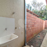 Casa térrea no Condomínio Bosques dos Jatobás