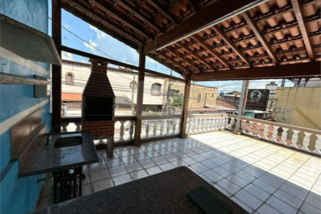 Casa à venda na Vila Galvão, com 210 m²
