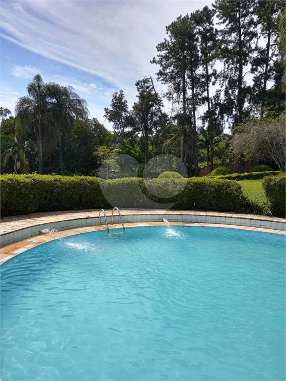 Casa à venda, 742 m², com piscina, 5 suítes, em Embu das Artes