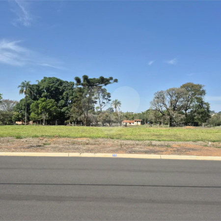 Terreno comercial á venda no condomínio Jardim Larine