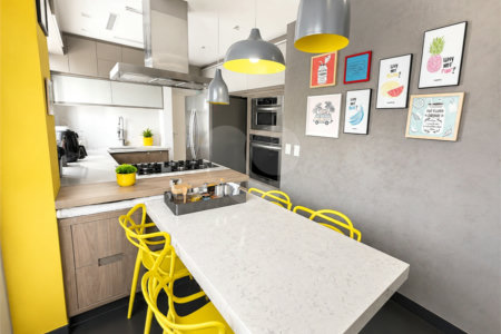 Apartamento reformado com 186 m² em Santa Cecília