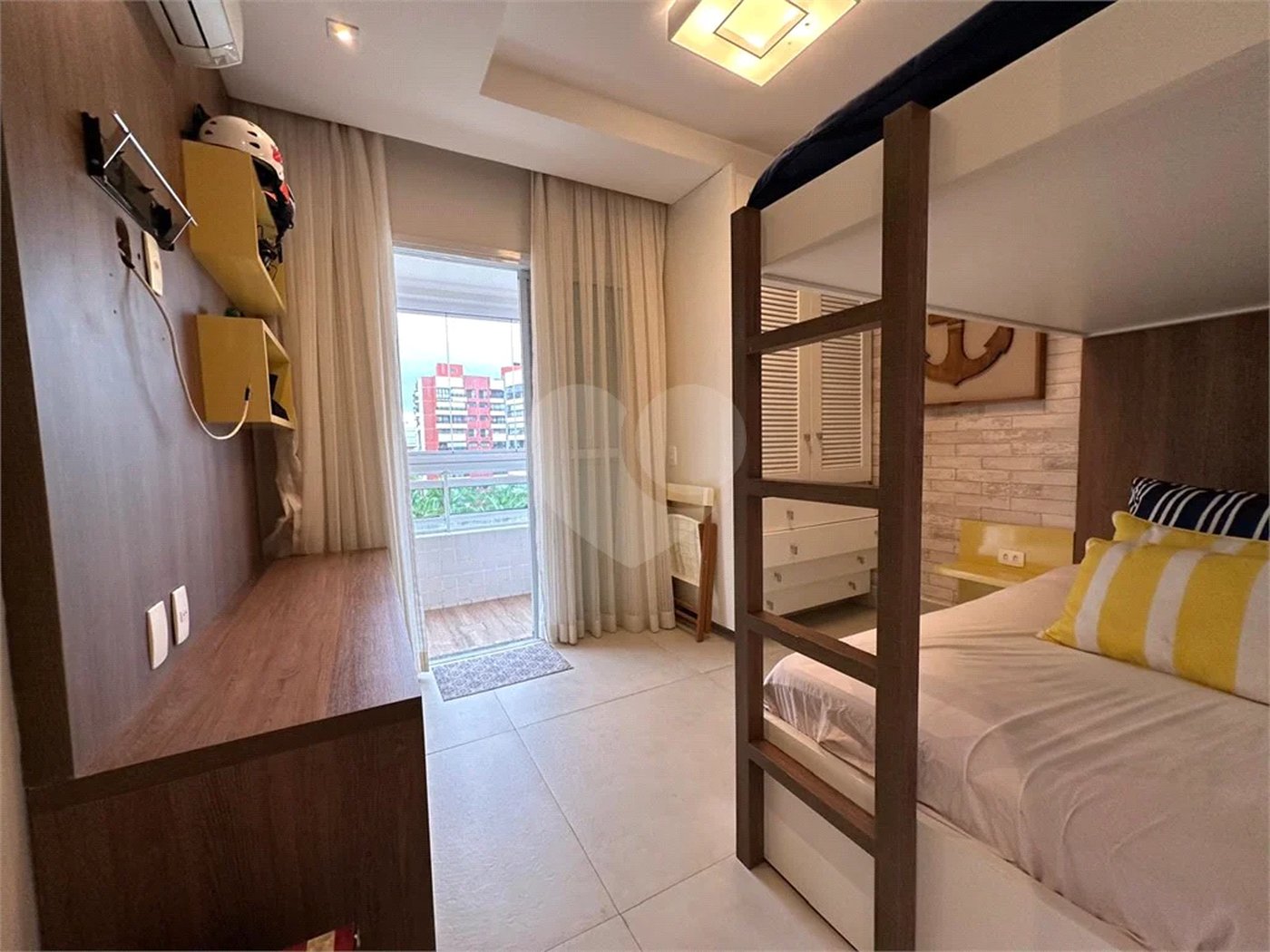 Apartamento à venda com 3 quartos, sendo 2 suítes,  em Riviera de São Lourenço, Bertioga, SP