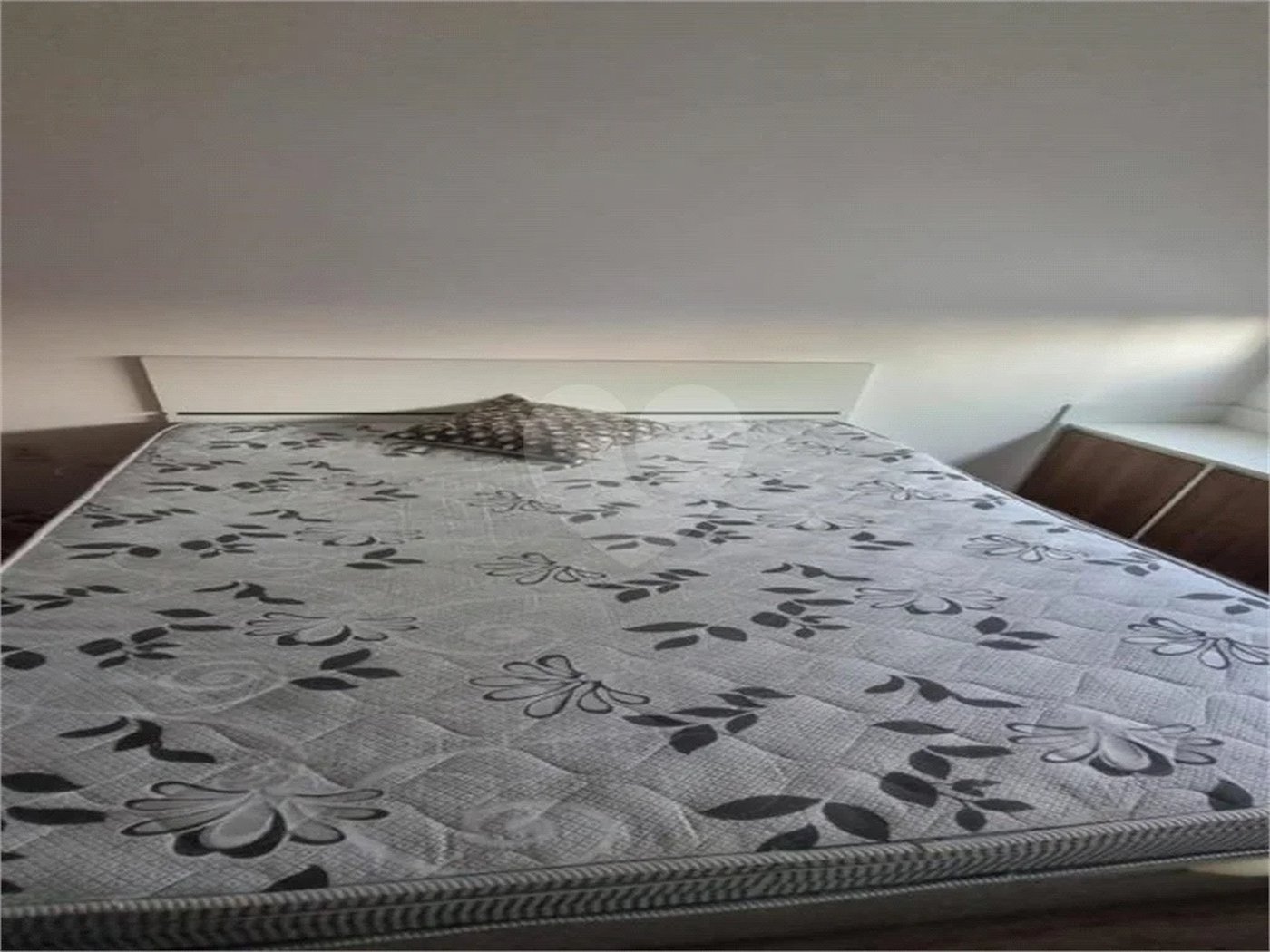 Studio Mobiliado no Alto do Ipiranga – Andar Alto e Vaga para Moto
