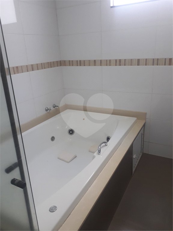 Excelente casa para venda no Parque Fher
