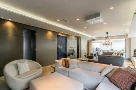 Apartamento de 306m² na melhor região de Moema, 3 suítes, 5 vagas, varanda gourmet, depósito, fora de rota
