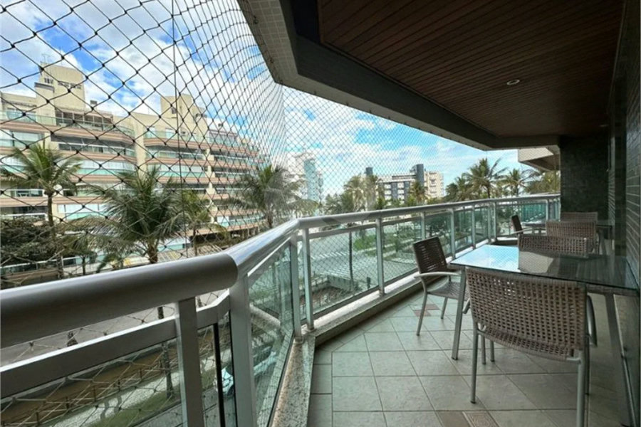 Apartamento à venda com 3 quartos, sendo 2 suítes, em Riviera de São Lourenço, Bertioga, SP
