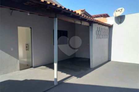 Casa térrea em Araraquara/SP.